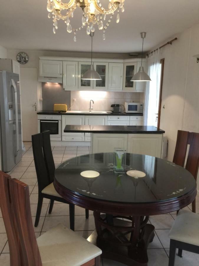 Maison A Beaune Бон Екстериор снимка